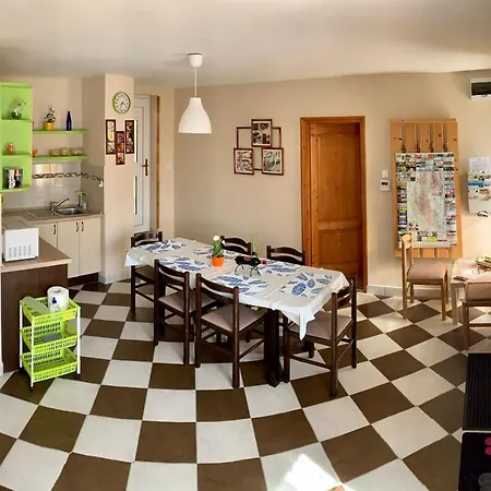Holló * Eger